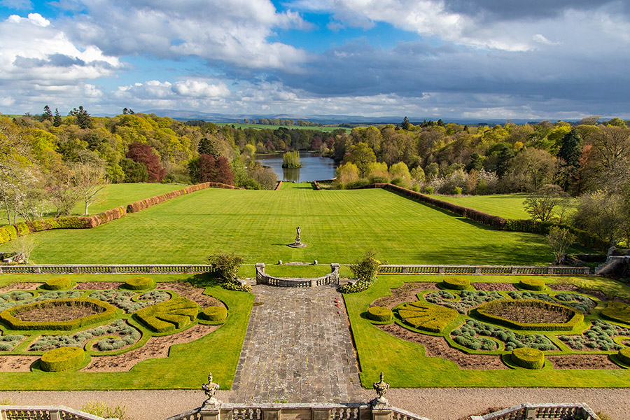 mellerstain-house-castle-in-earlston-berwickshire-stravaiging